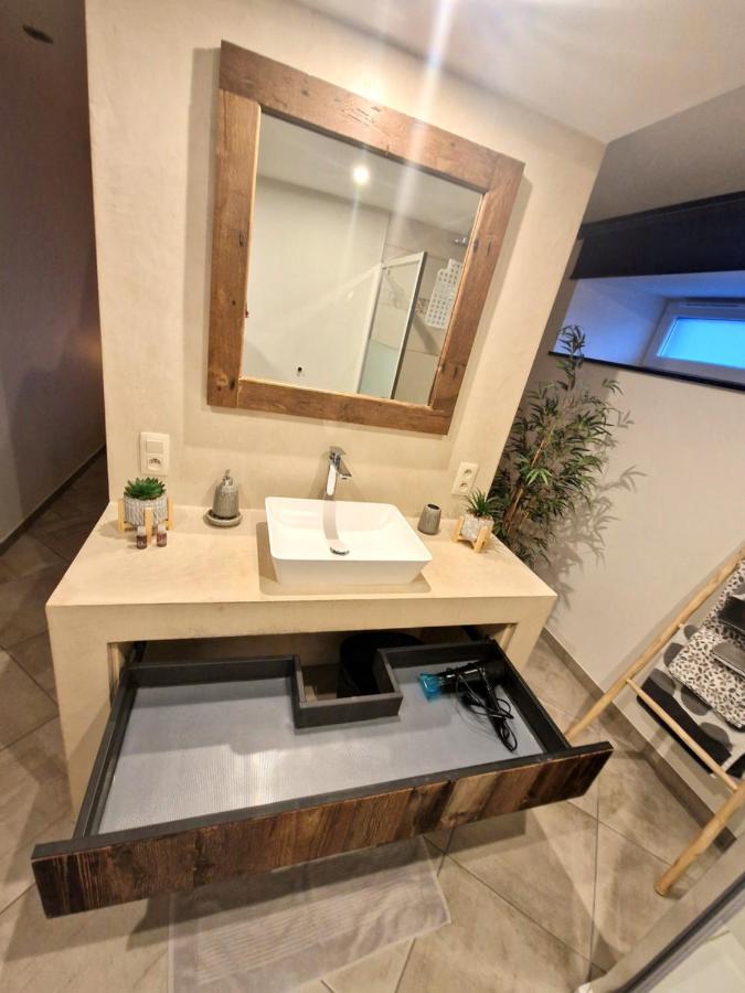Le Twenty Bed & Breakfast Marche-en-Famenne Exterior foto